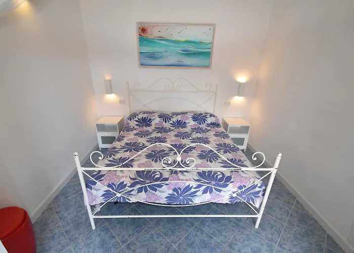 Bilocale Pavone - Vista Mare Con Spazio Esterno, Aria Condizionata E Parcheggio アパート