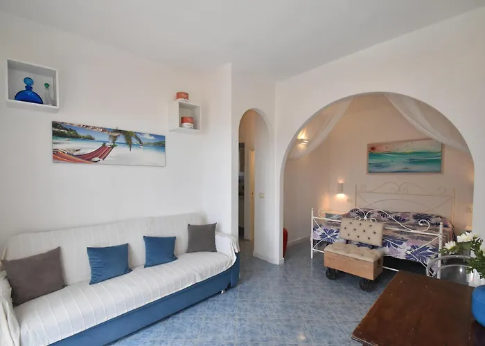 Bilocale Pavone - Vista Mare Con Spazio Esterno, Aria Condizionata E Parcheggio Apartman *